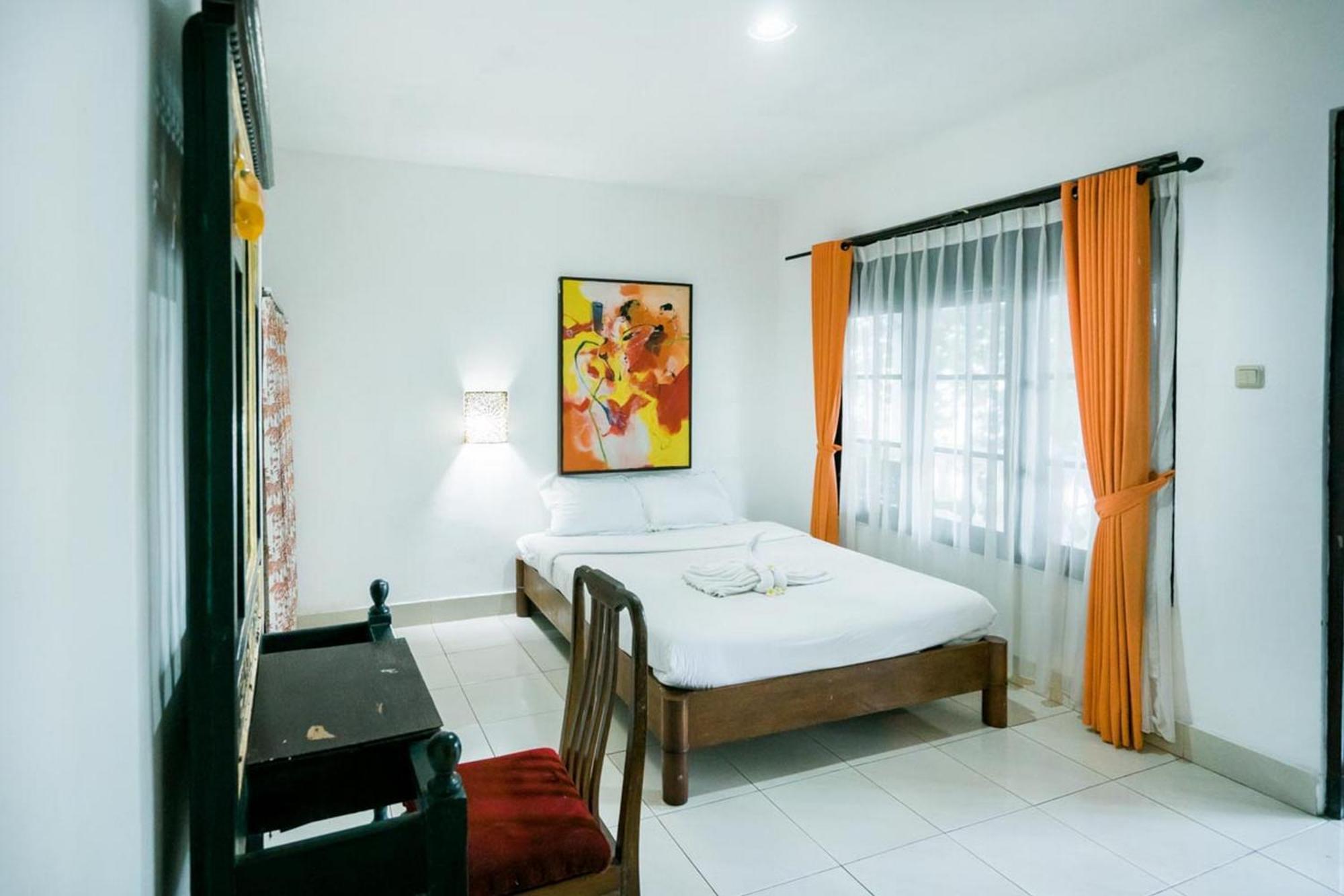 Urbanview Hotel Ananda Beach Sanur Bagian luar foto