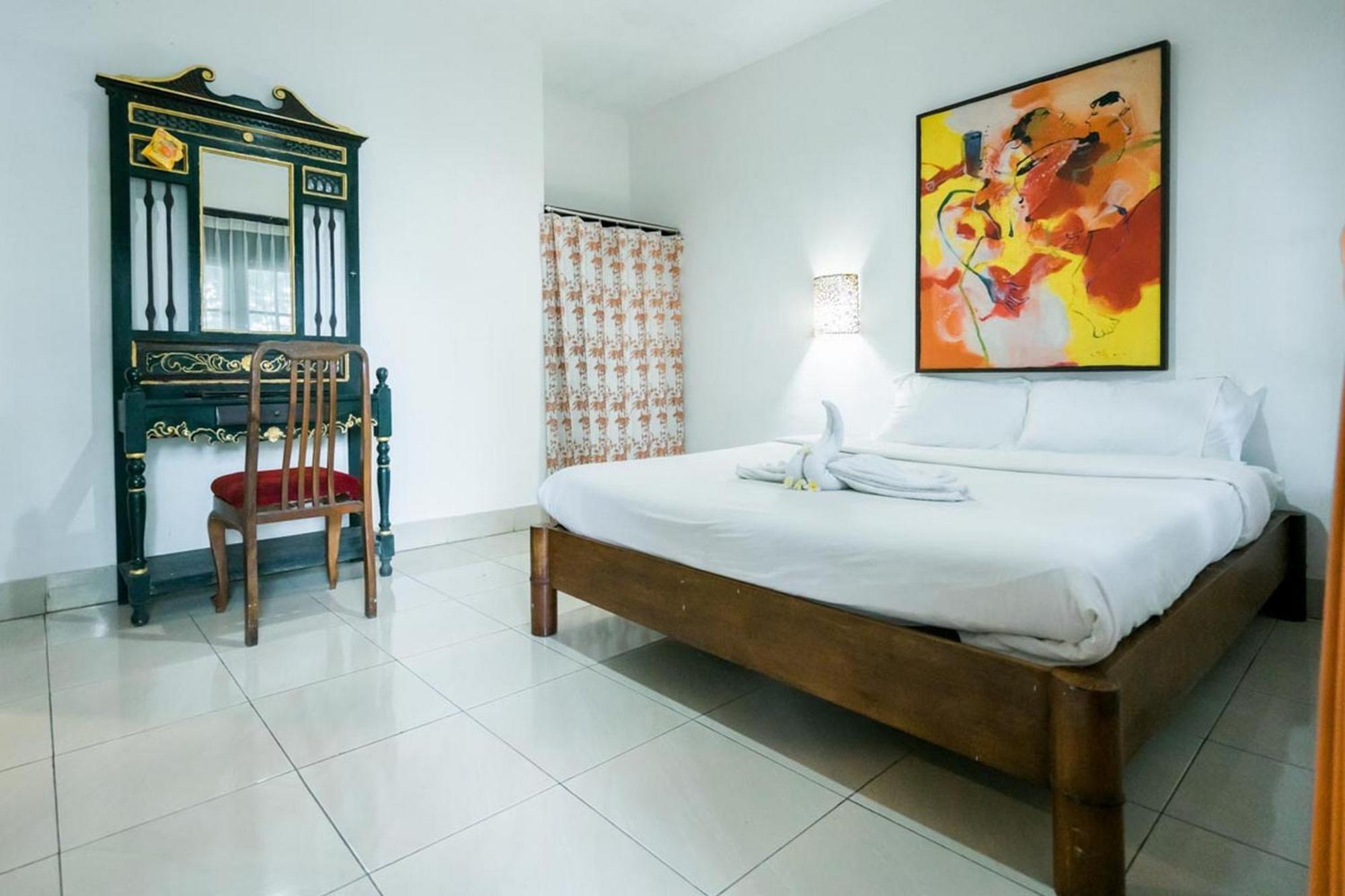 Urbanview Hotel Ananda Beach Sanur Bagian luar foto