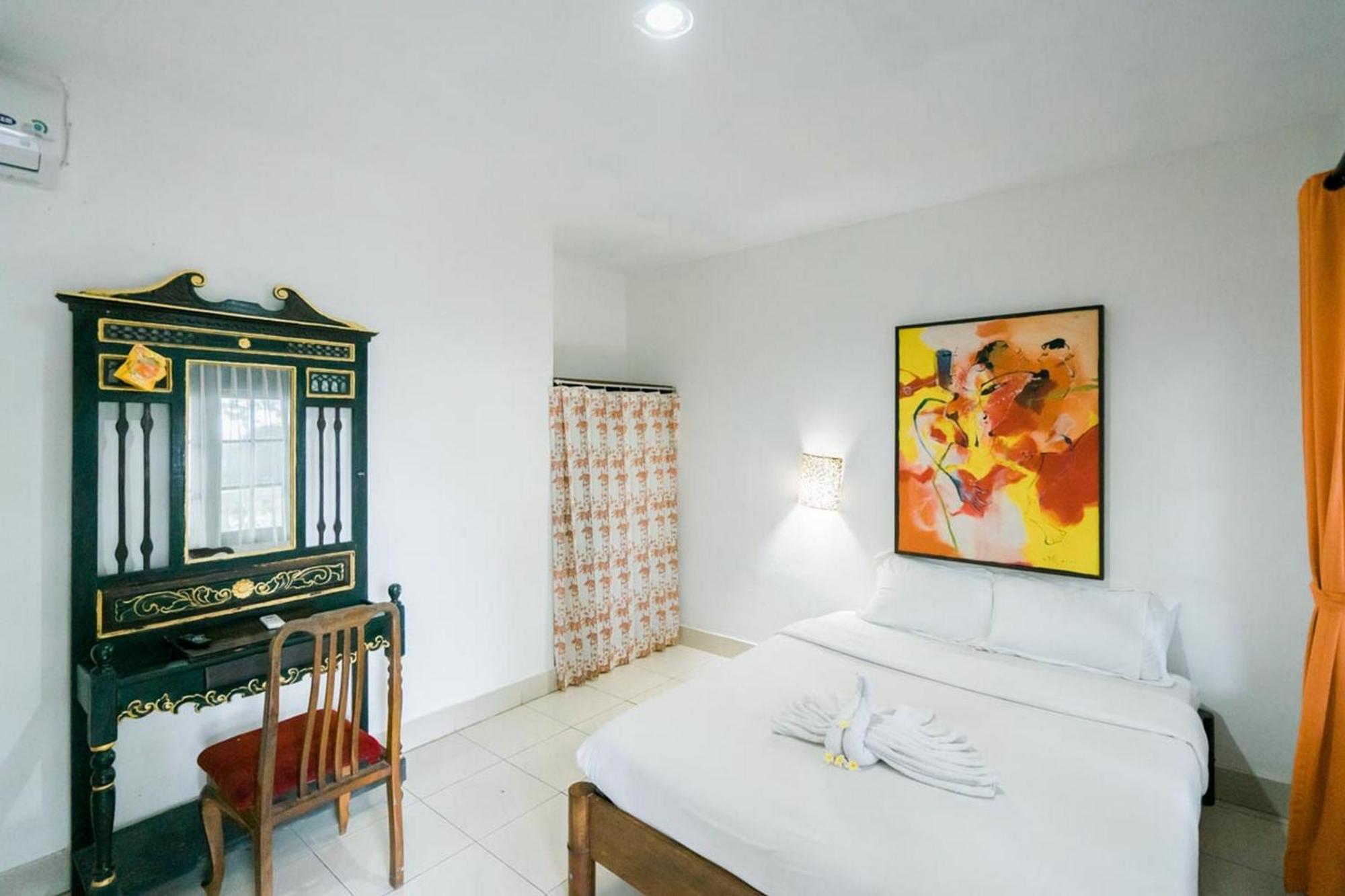 Urbanview Hotel Ananda Beach Sanur Bagian luar foto