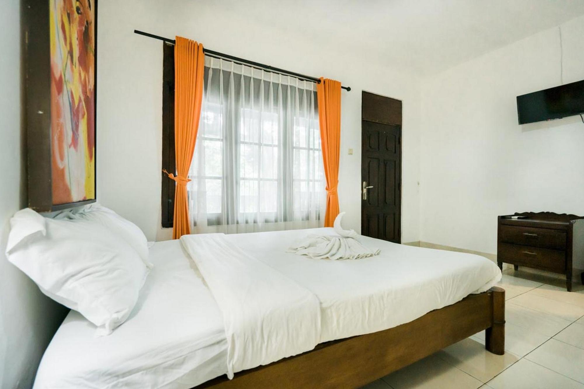 Urbanview Hotel Ananda Beach Sanur Bagian luar foto