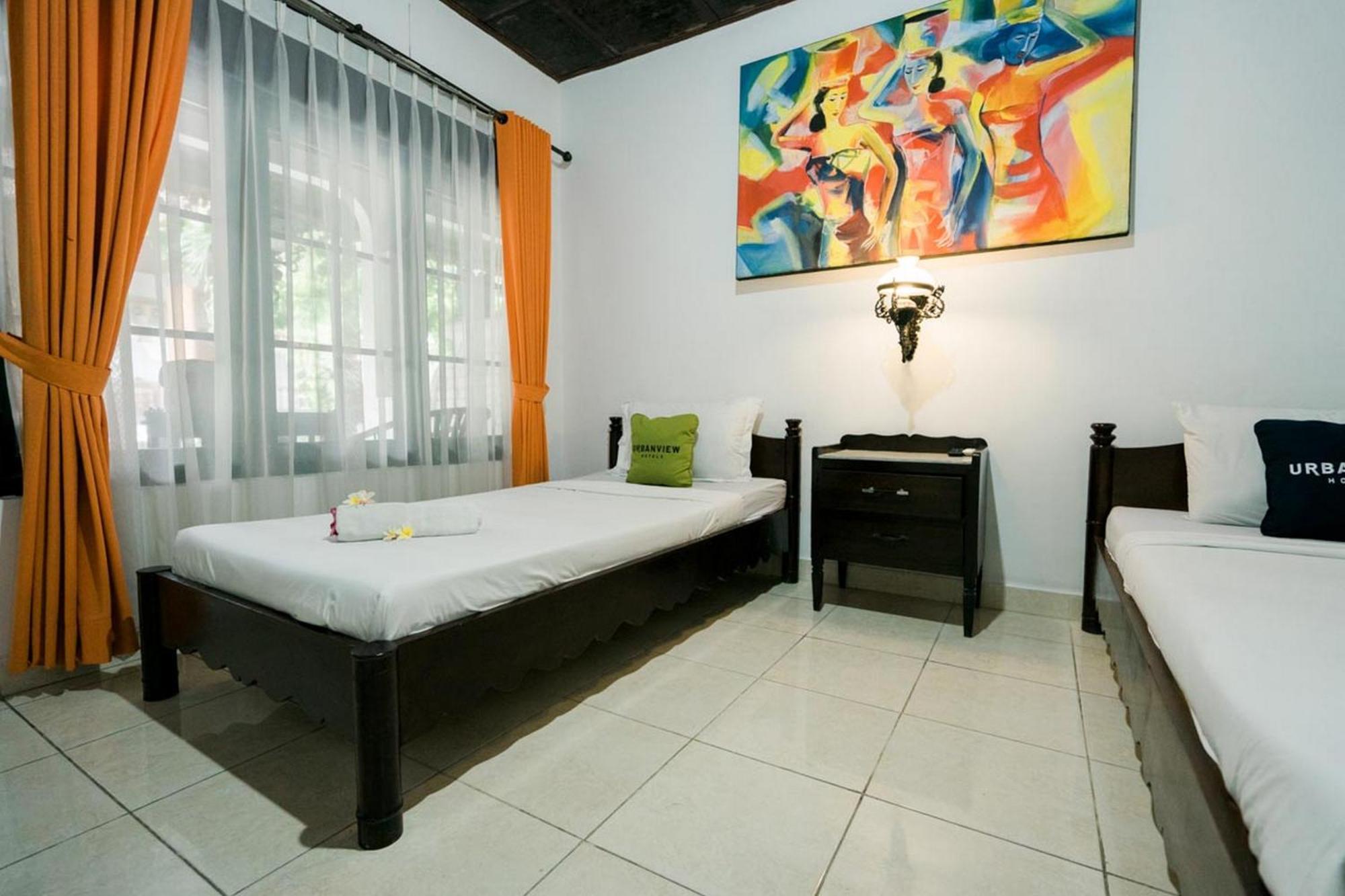 Urbanview Hotel Ananda Beach Sanur Bagian luar foto