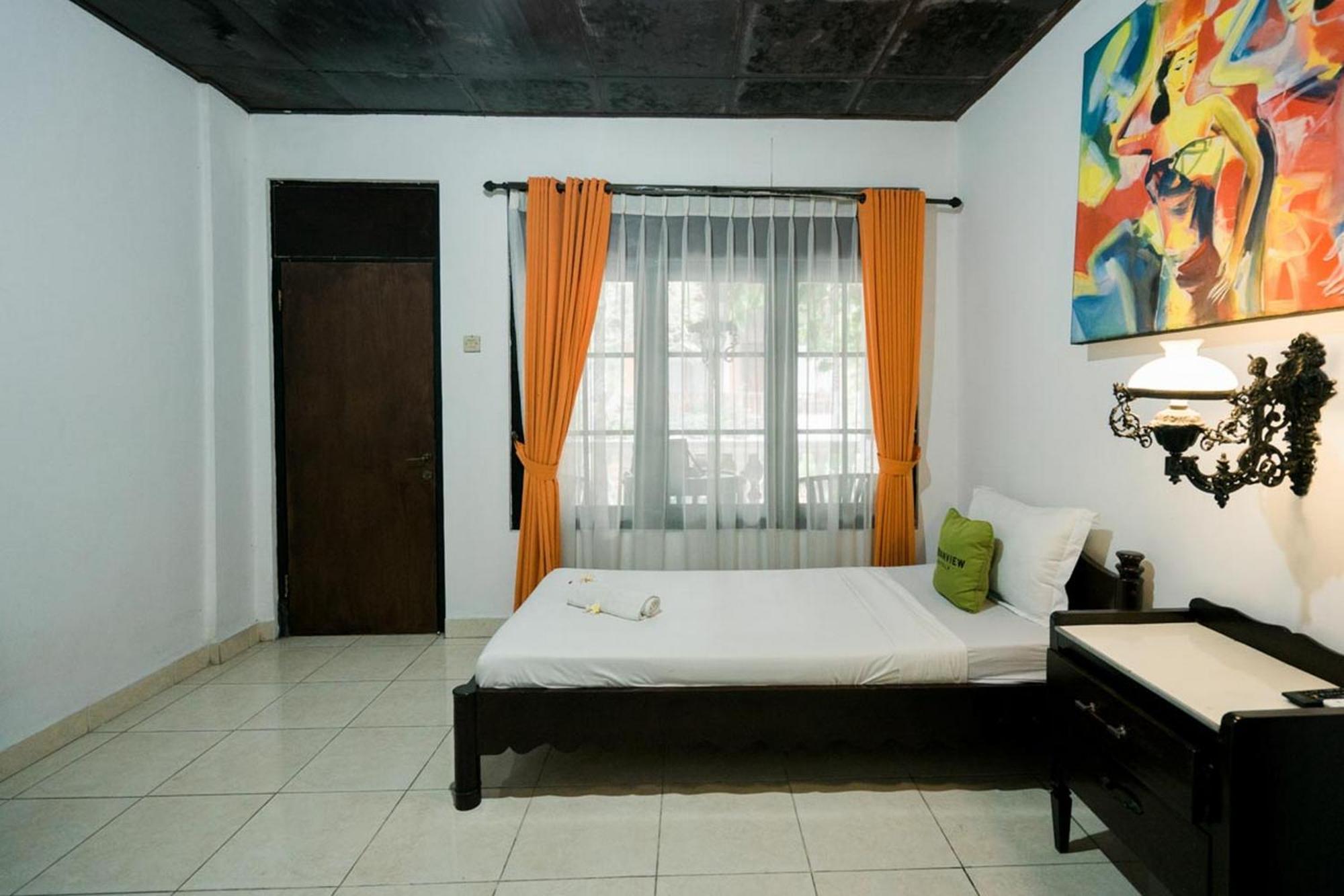 Urbanview Hotel Ananda Beach Sanur Bagian luar foto