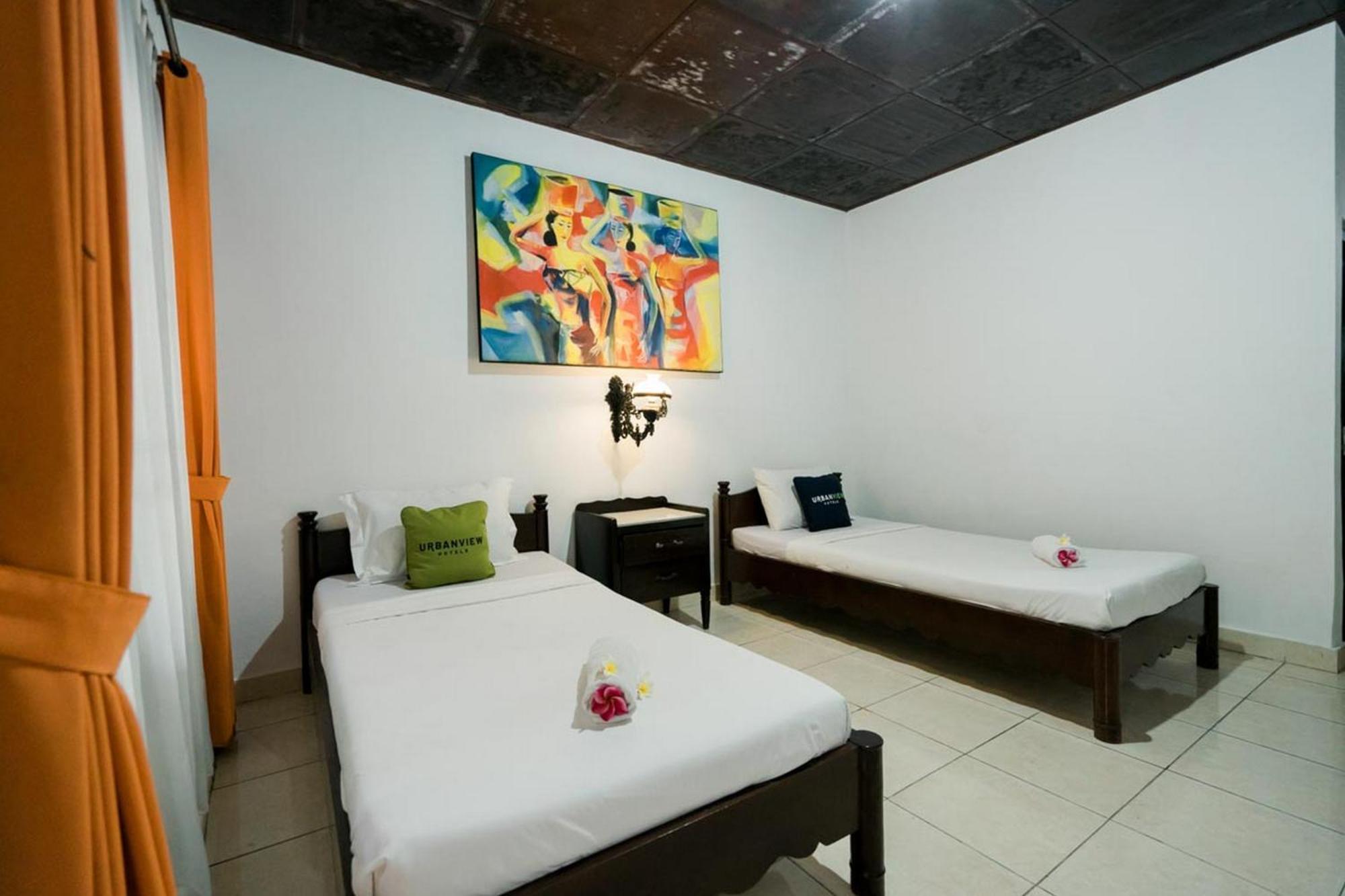 Urbanview Hotel Ananda Beach Sanur Bagian luar foto