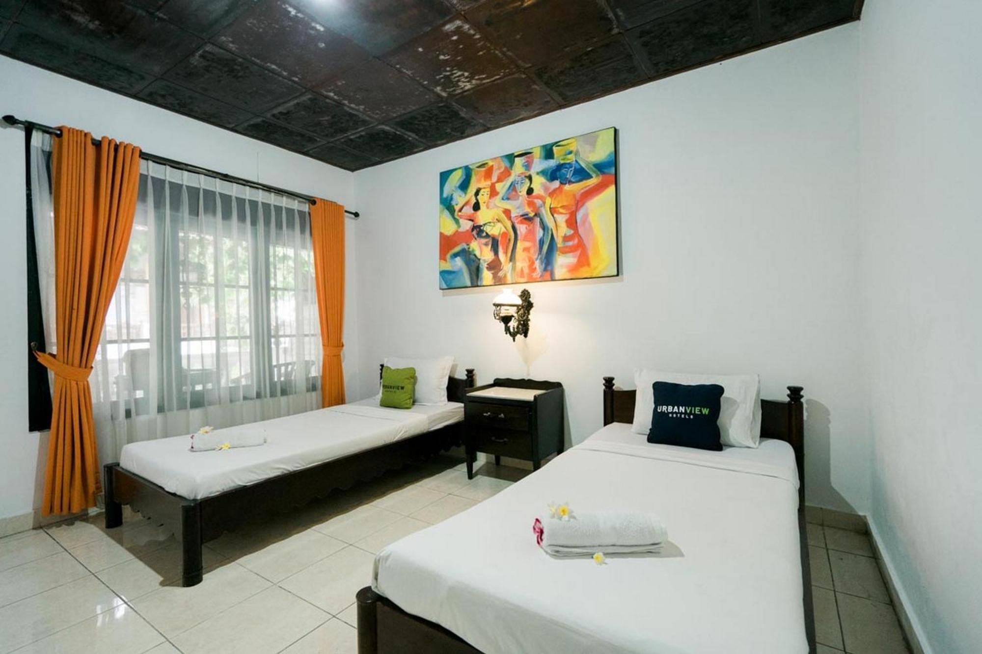 Urbanview Hotel Ananda Beach Sanur Bagian luar foto