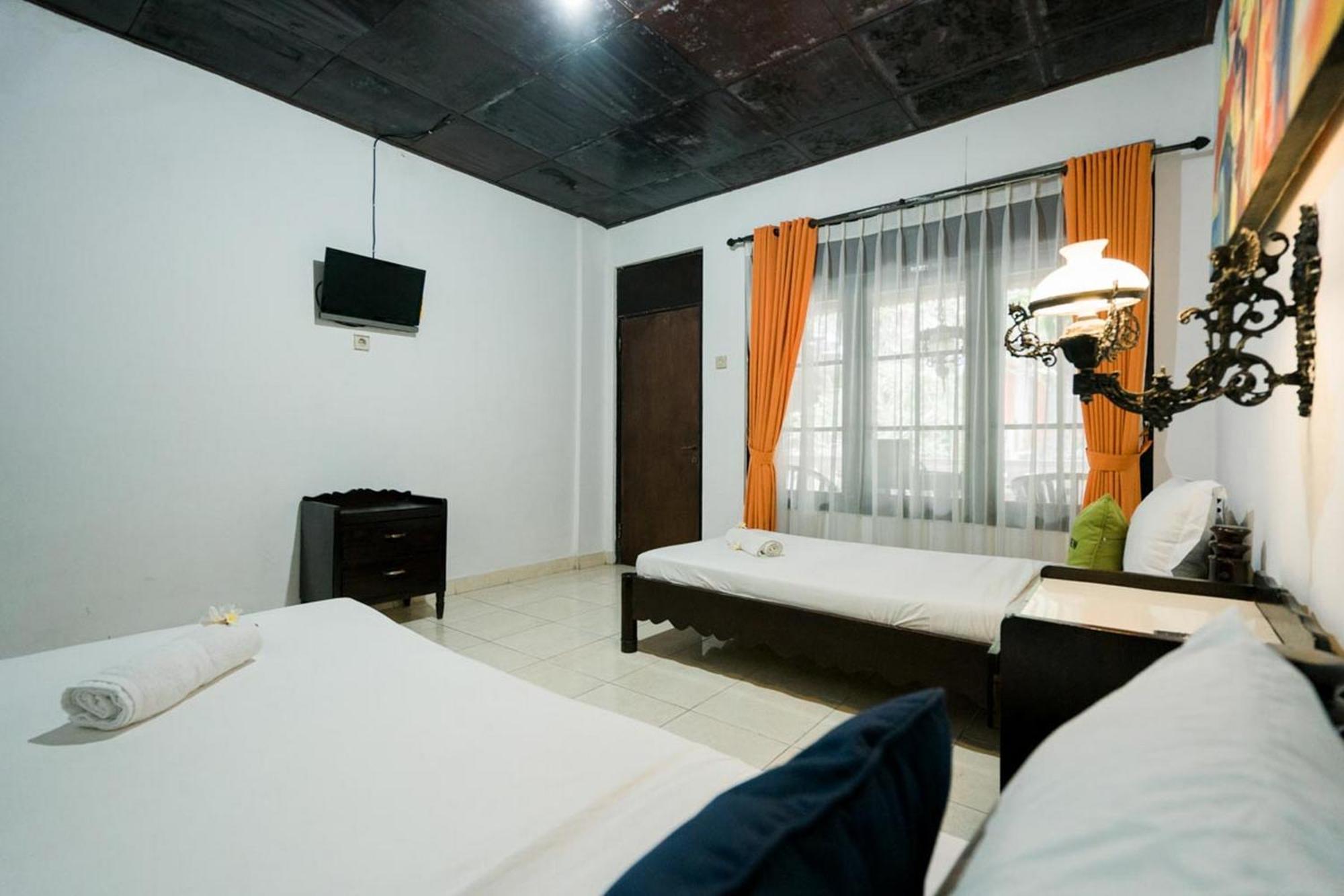 Urbanview Hotel Ananda Beach Sanur Bagian luar foto